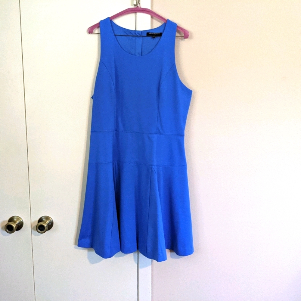 Deep blue wiggle dress with stretch Banana